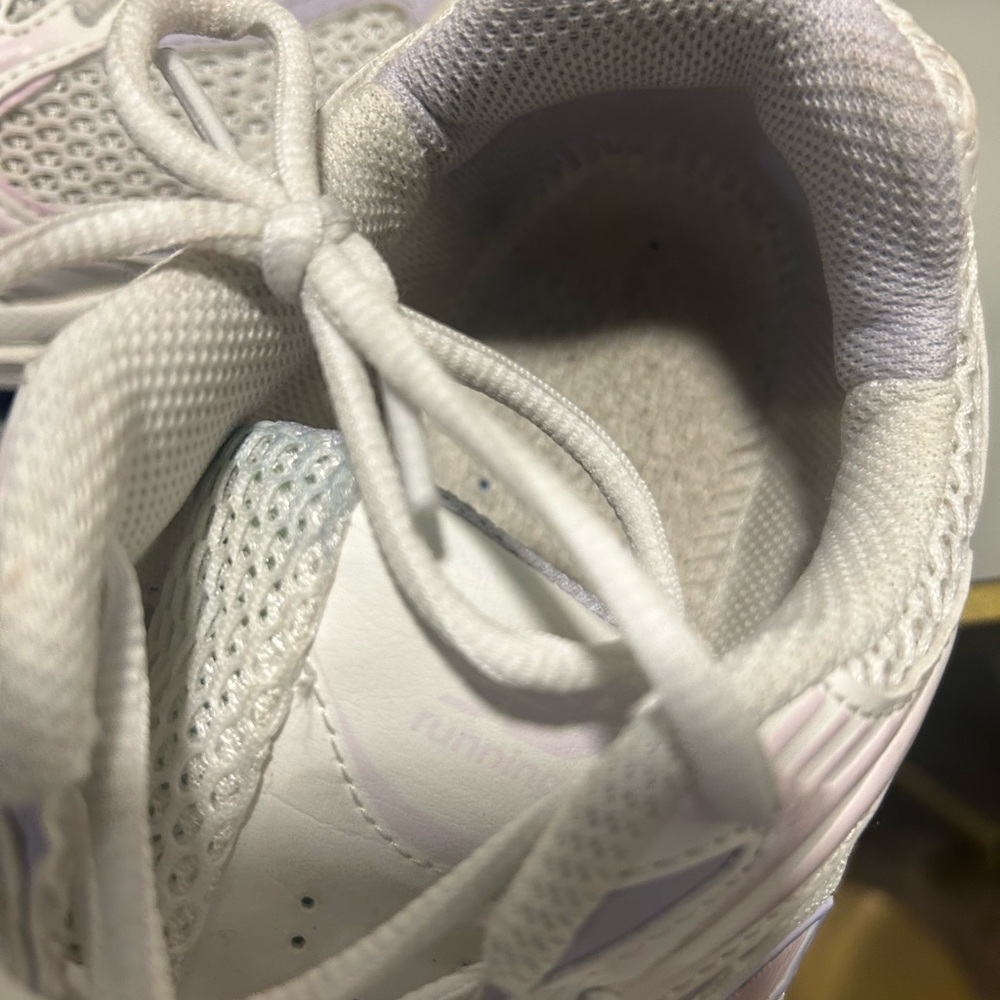 New Balance Women's White and Lavender Sneakers - Picture 4 of 13